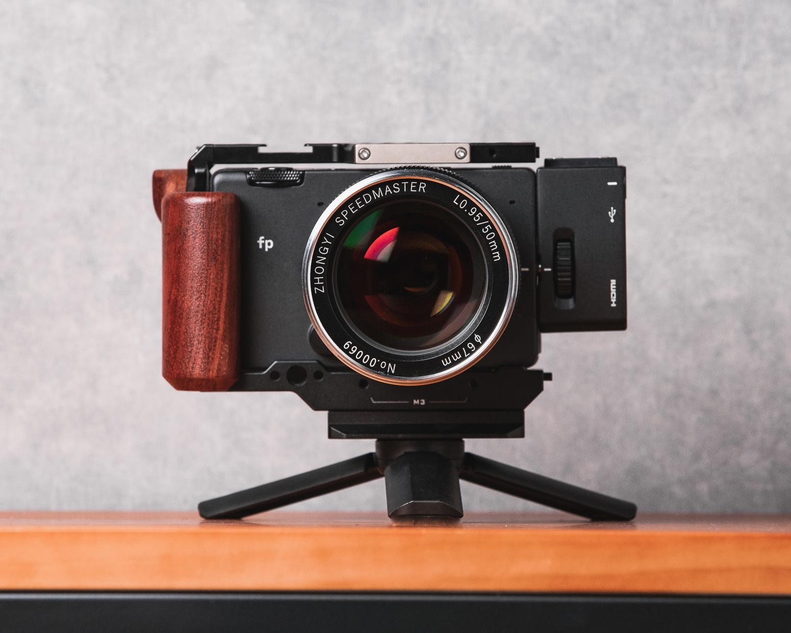 Zhong Yi brings its Mitakon Speedmaster 50mm F0.95 III lens to Leica L