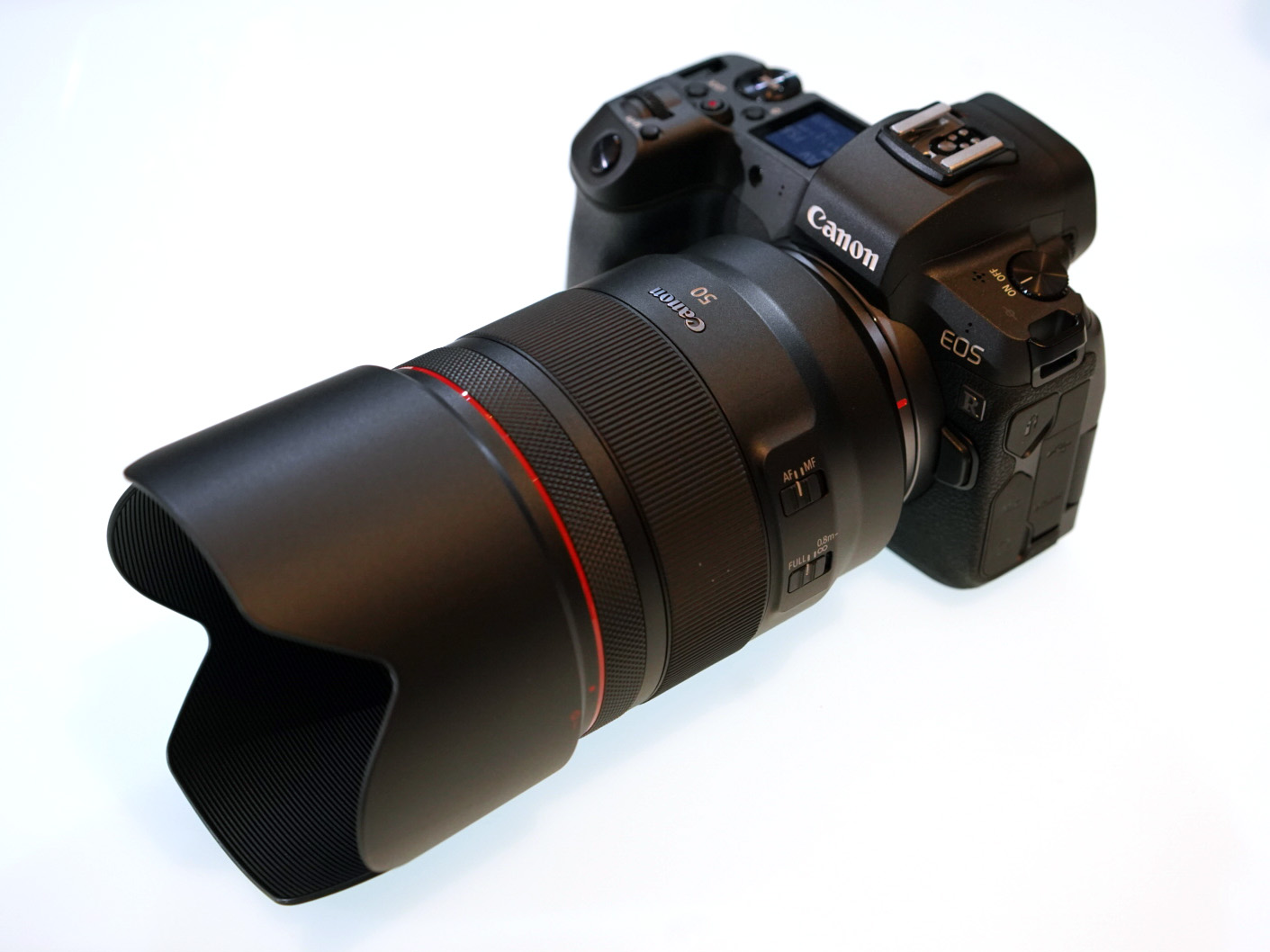 Four RFmount lenses kick off Canon's new fullframe mirrorless system