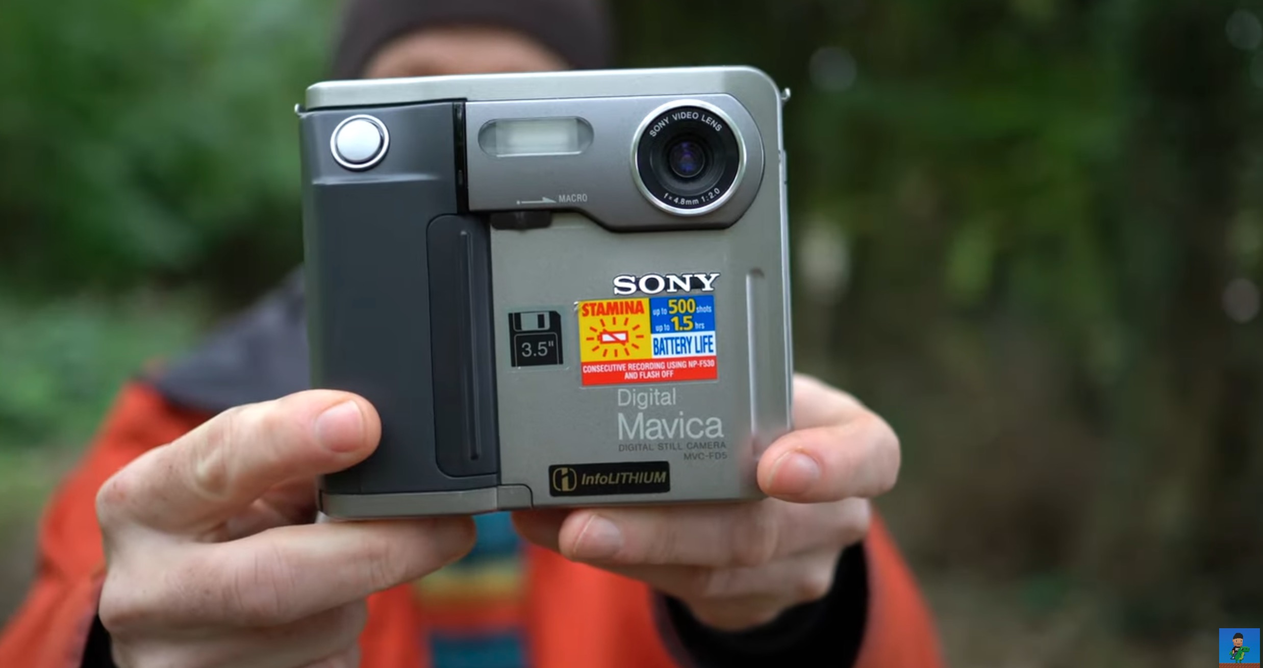 Video a Retro Review of Sony's 24yearold Mavica FD5 camera, which
