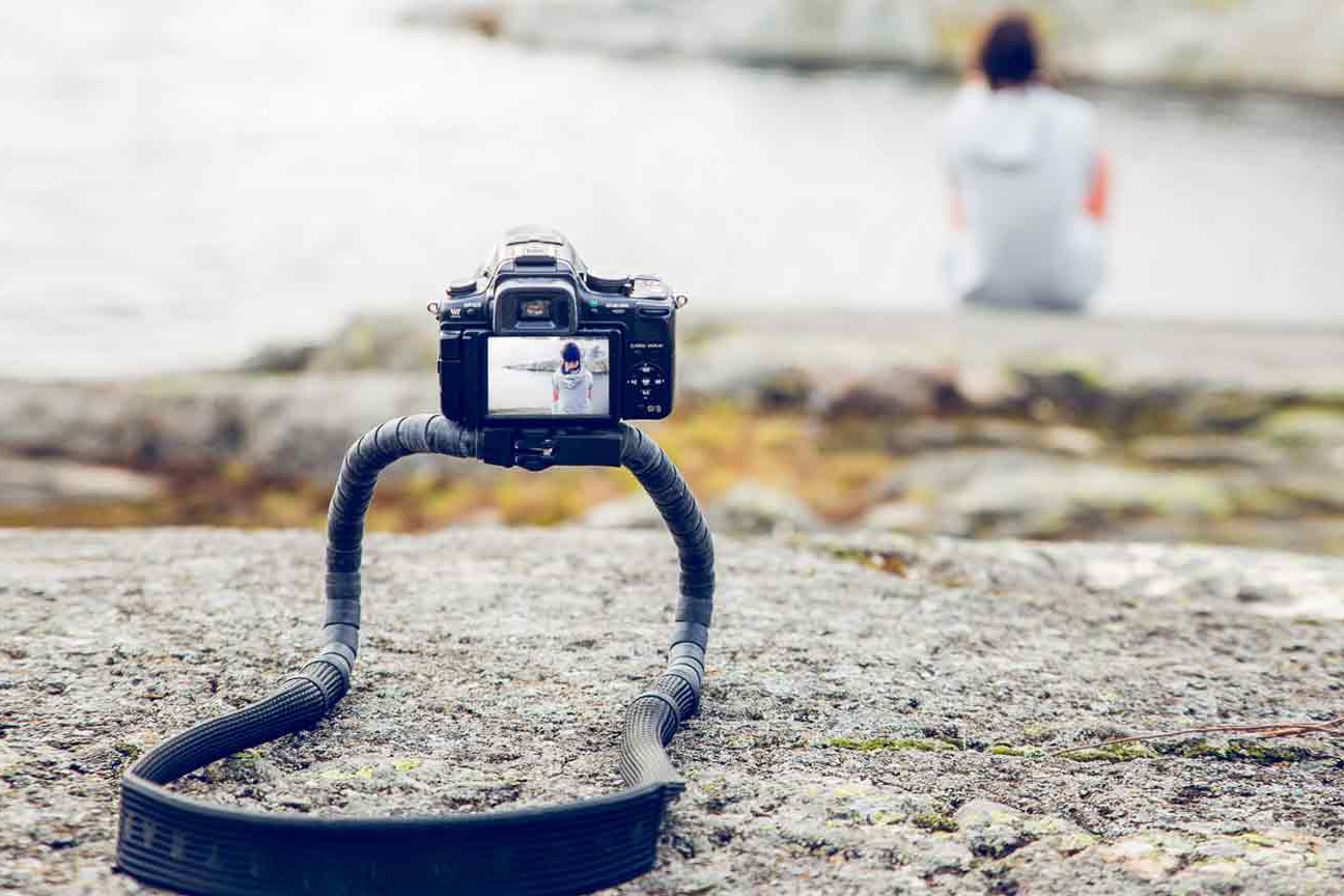 Frii Designs' new Conda Strap is a camera strap that turns into a