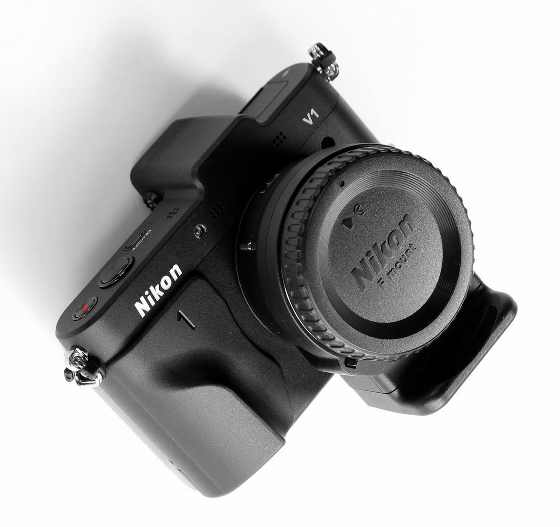 Richard Franiec adds custom accessory grip for Nikon 1 V1 Digital