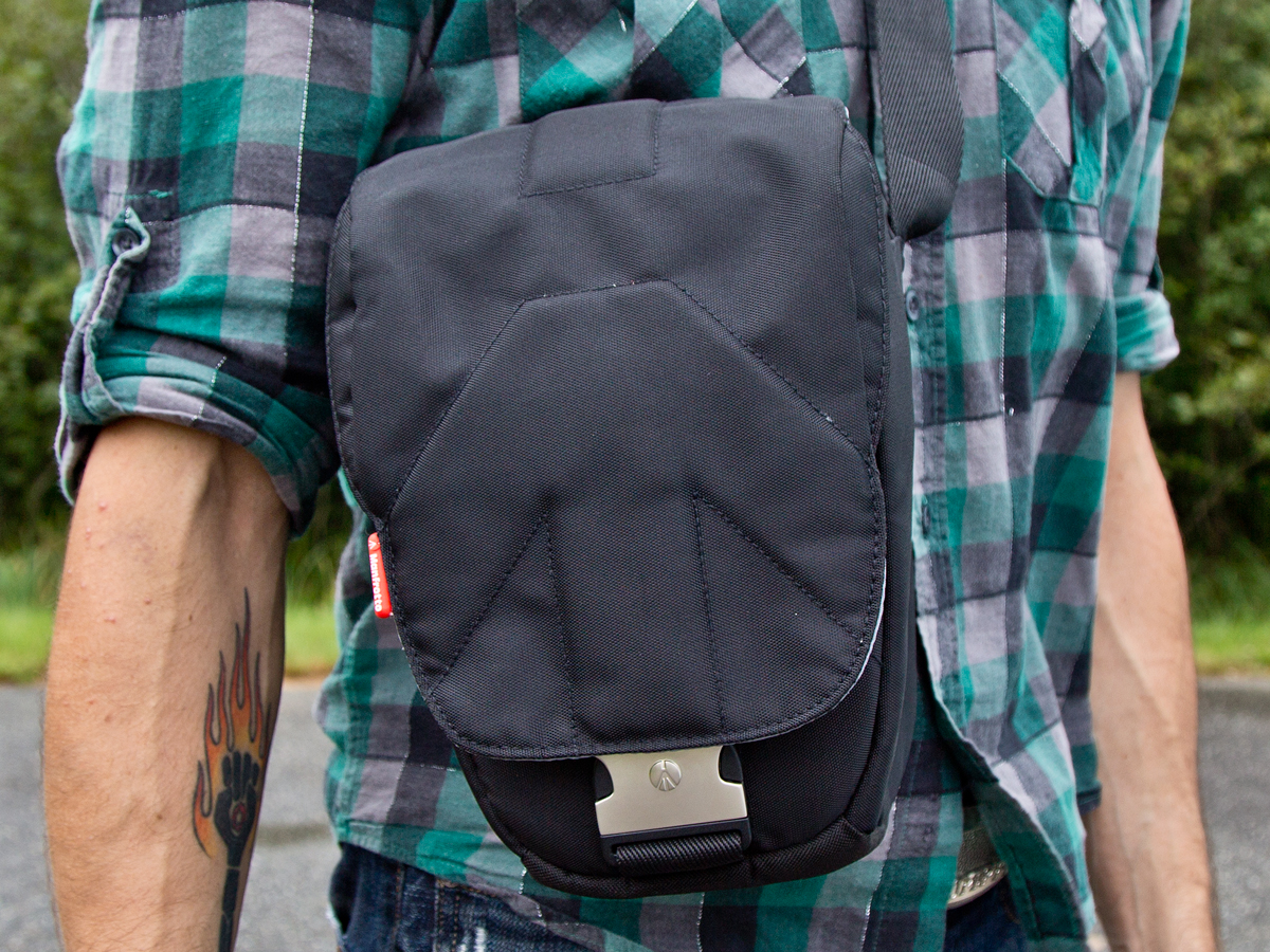 Details 157+ camera holster bag latest esthdonghoadian