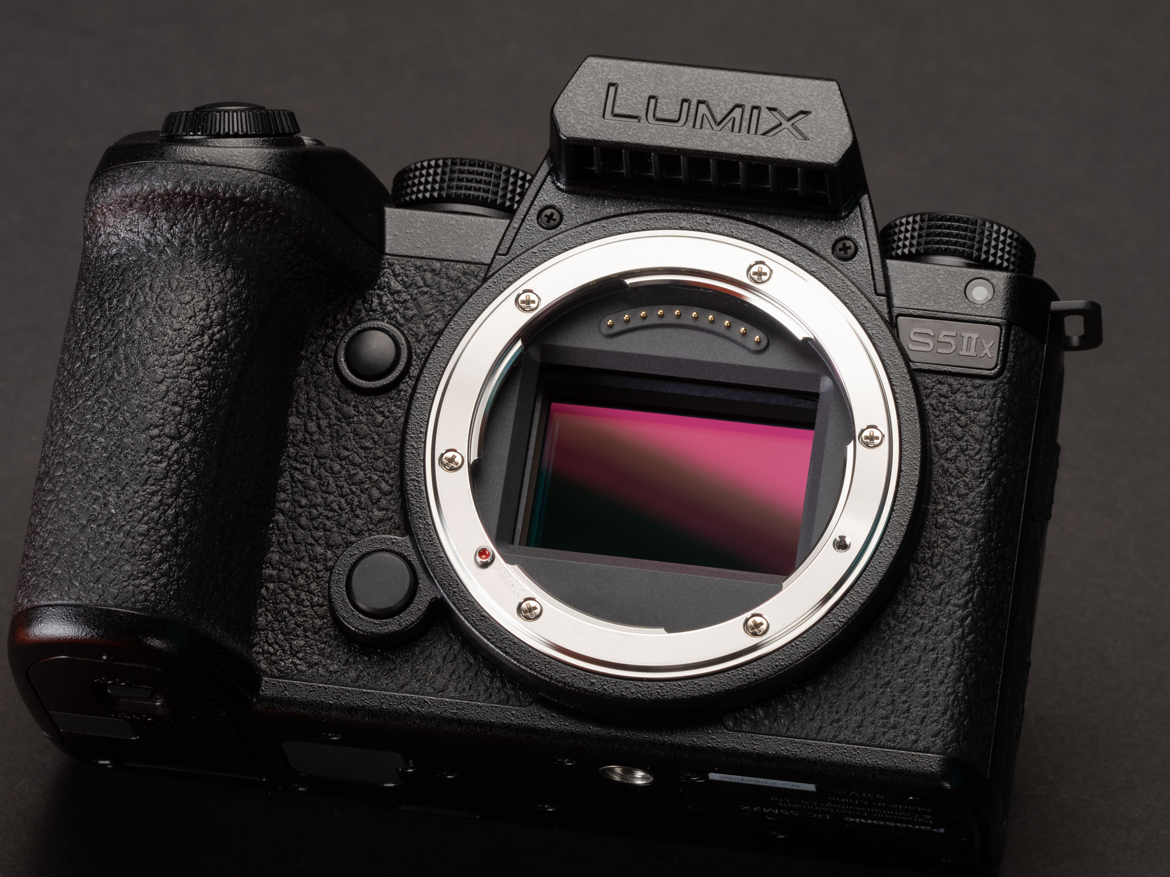 Panasonic Lumix S5 II vs S5 IIX what’s the difference and which is