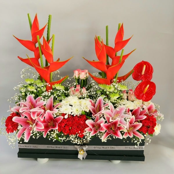 Buy Combo Of Fresh Mixed Flowers In Faridabad DP Saini Florist