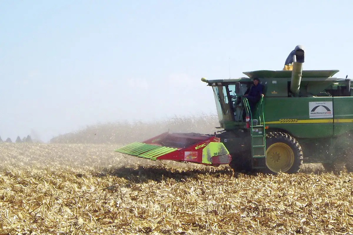Efficiency and profitability goals lead Iowa farmer to a Drago corn
