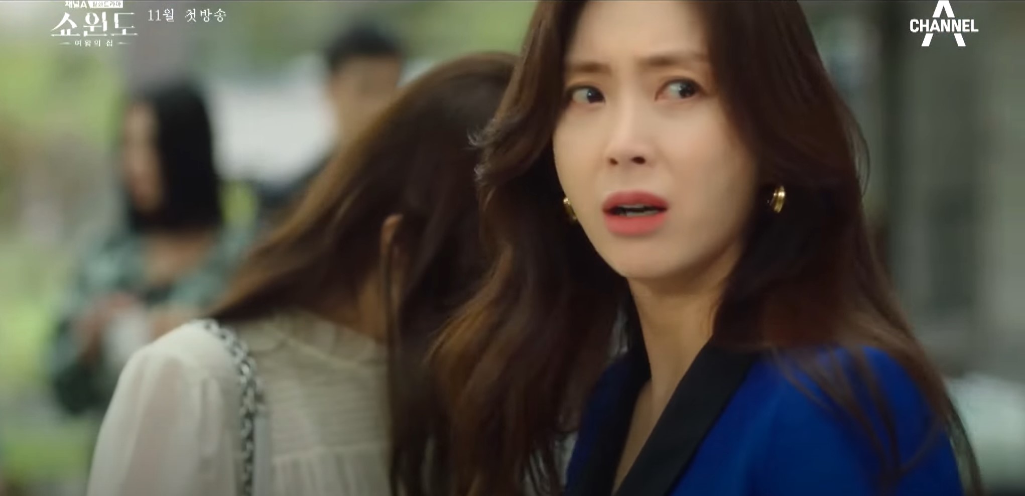 Jeon Somin betrays Song Yoonah in new promos for The Show Window