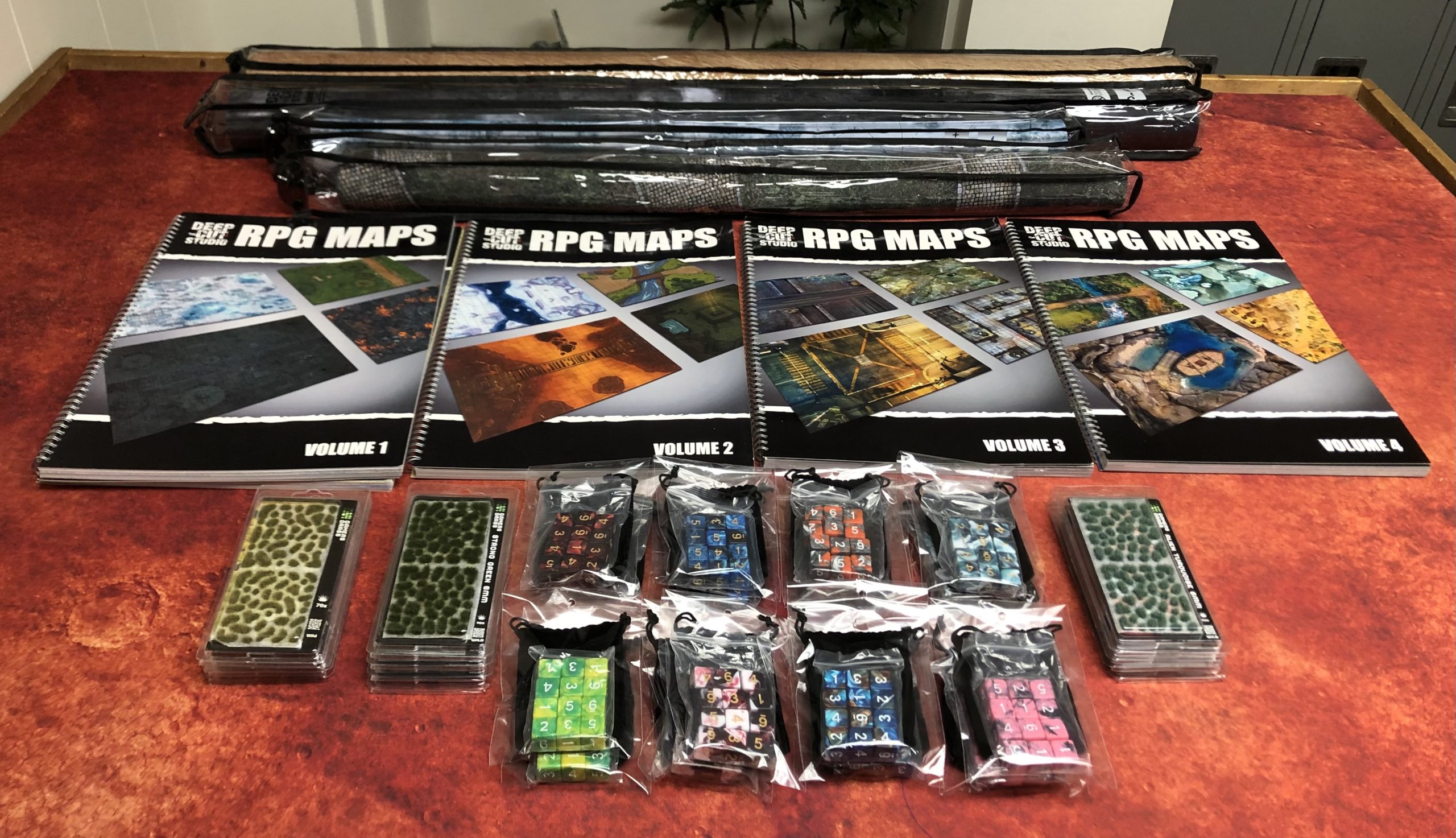 Warhammer 40K, Board Games, Deep Cut Studio, and More! Drawbridge Games