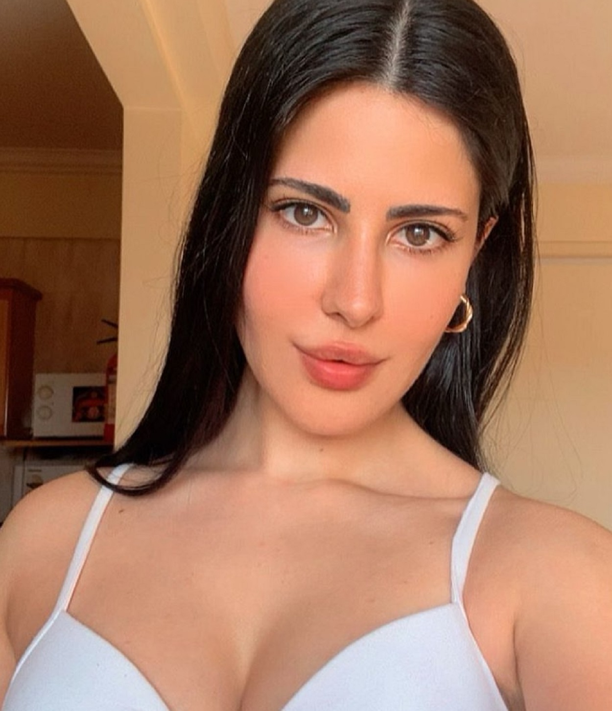 Alina Rai: Wiki, Age, Height, Family, Boyfriend, Affairs, Biography & More