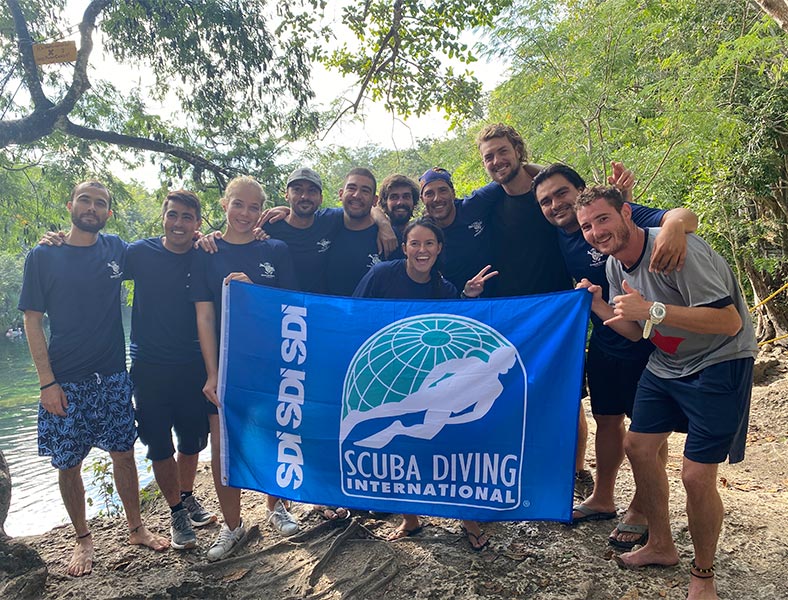 SDI & PADI DIVEMASTER Courses with Dressel Divers