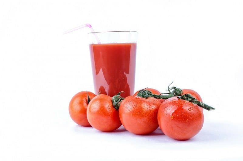 Is Tomato Juice Good For You? 7 Reasons to Drink Tomato Juice