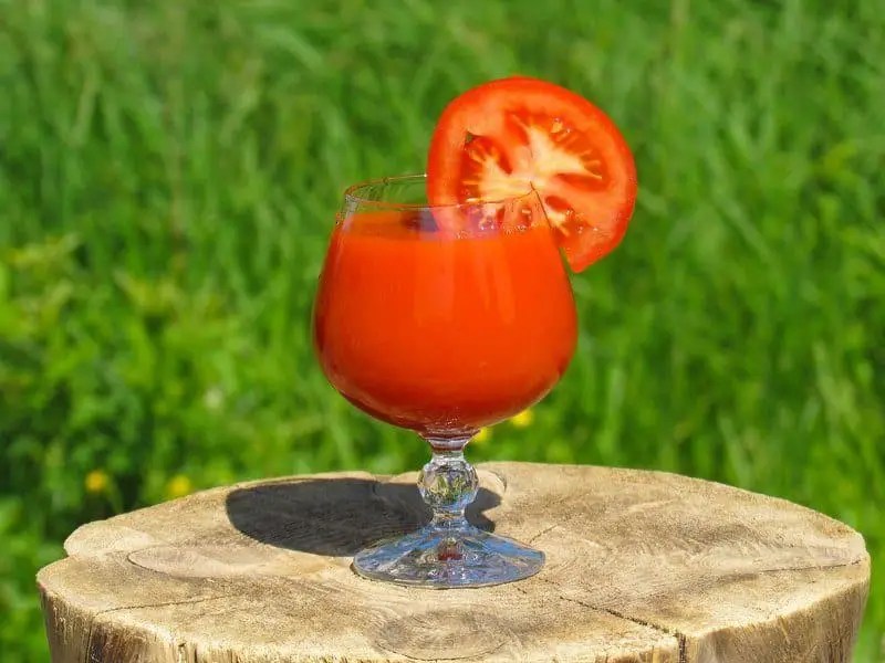 Is Tomato Juice Good For You? 7 Reasons to Drink Tomato Juice