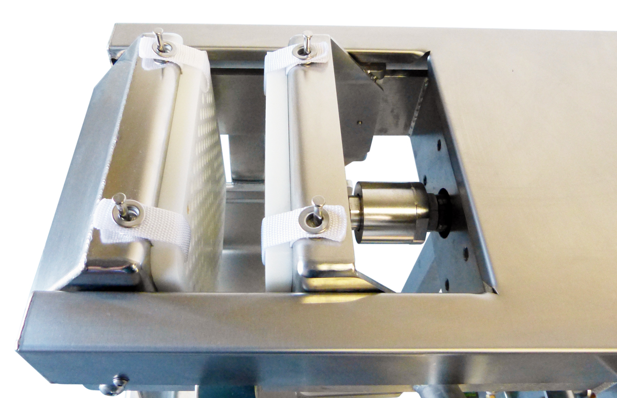 FS12 Cold Juice Press. Freshly SqueezedFreshly Squeezed