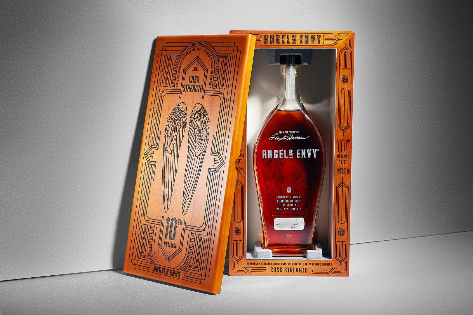 Review Angel's Envy Cask Strength Bourbon Limited Edition (2021