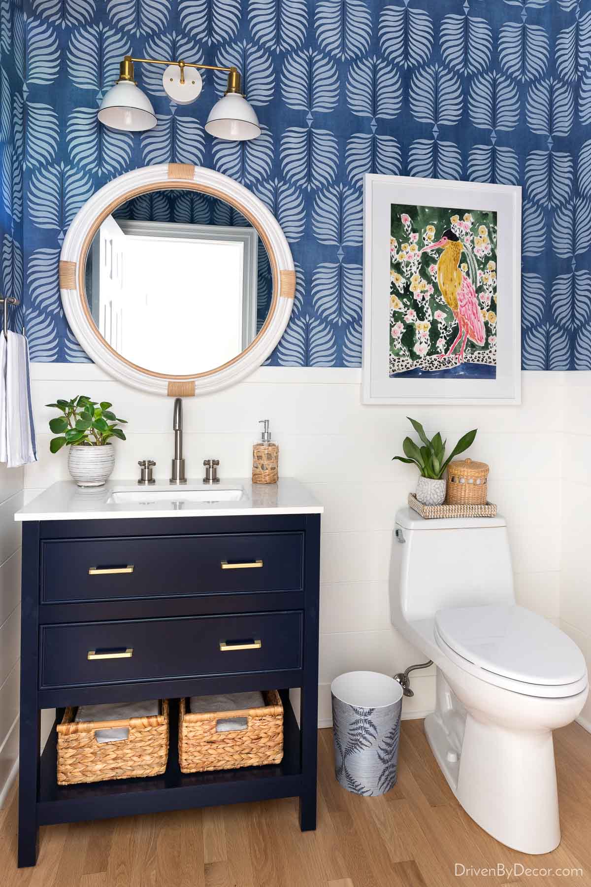 Ways To Decorate A Modern Small Bathroom With Mirror