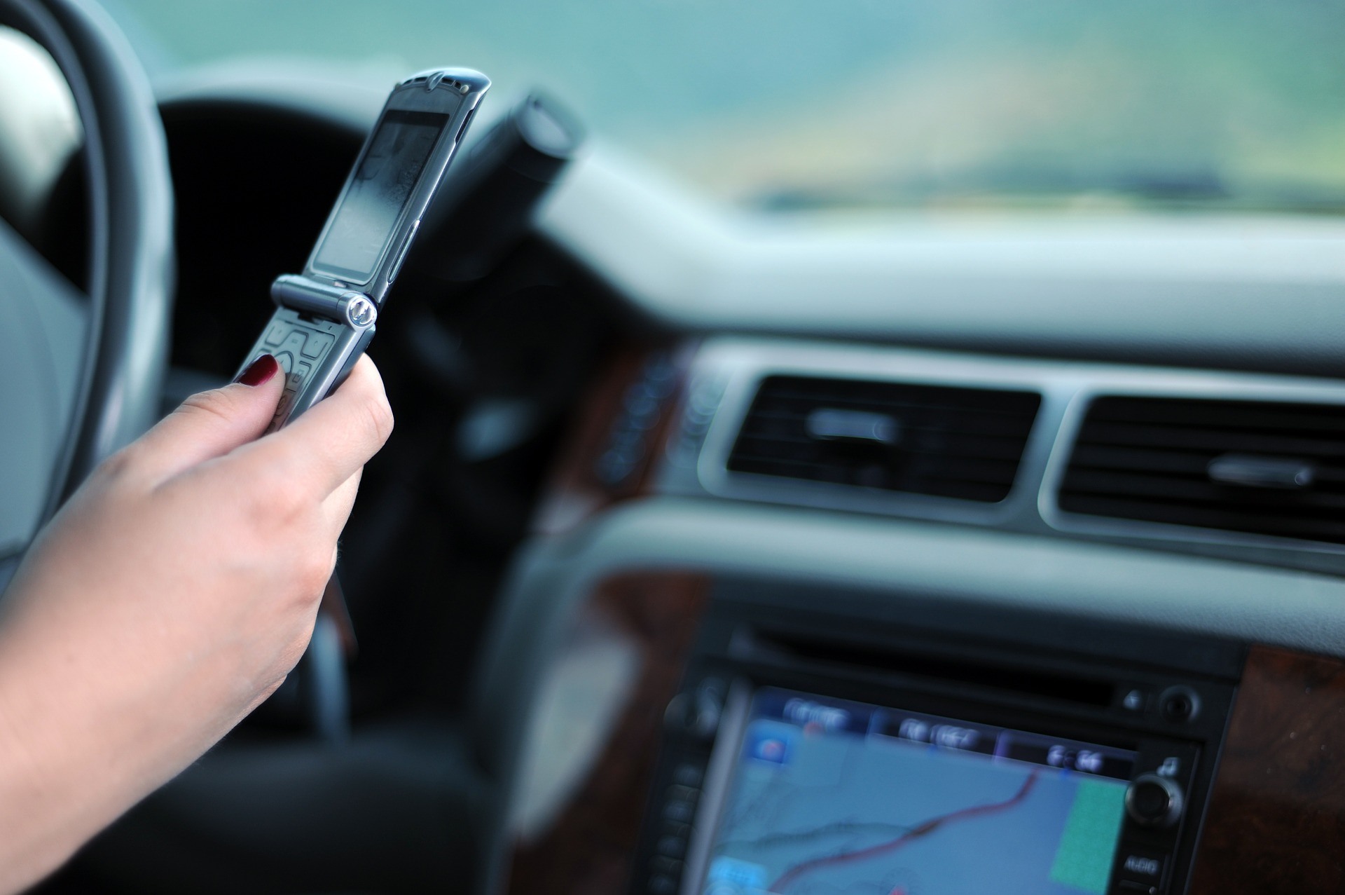 Distracted Driving Awareness: 5 Tips For Minimizing Cell Phone Distractions - Drivesafe Colorado