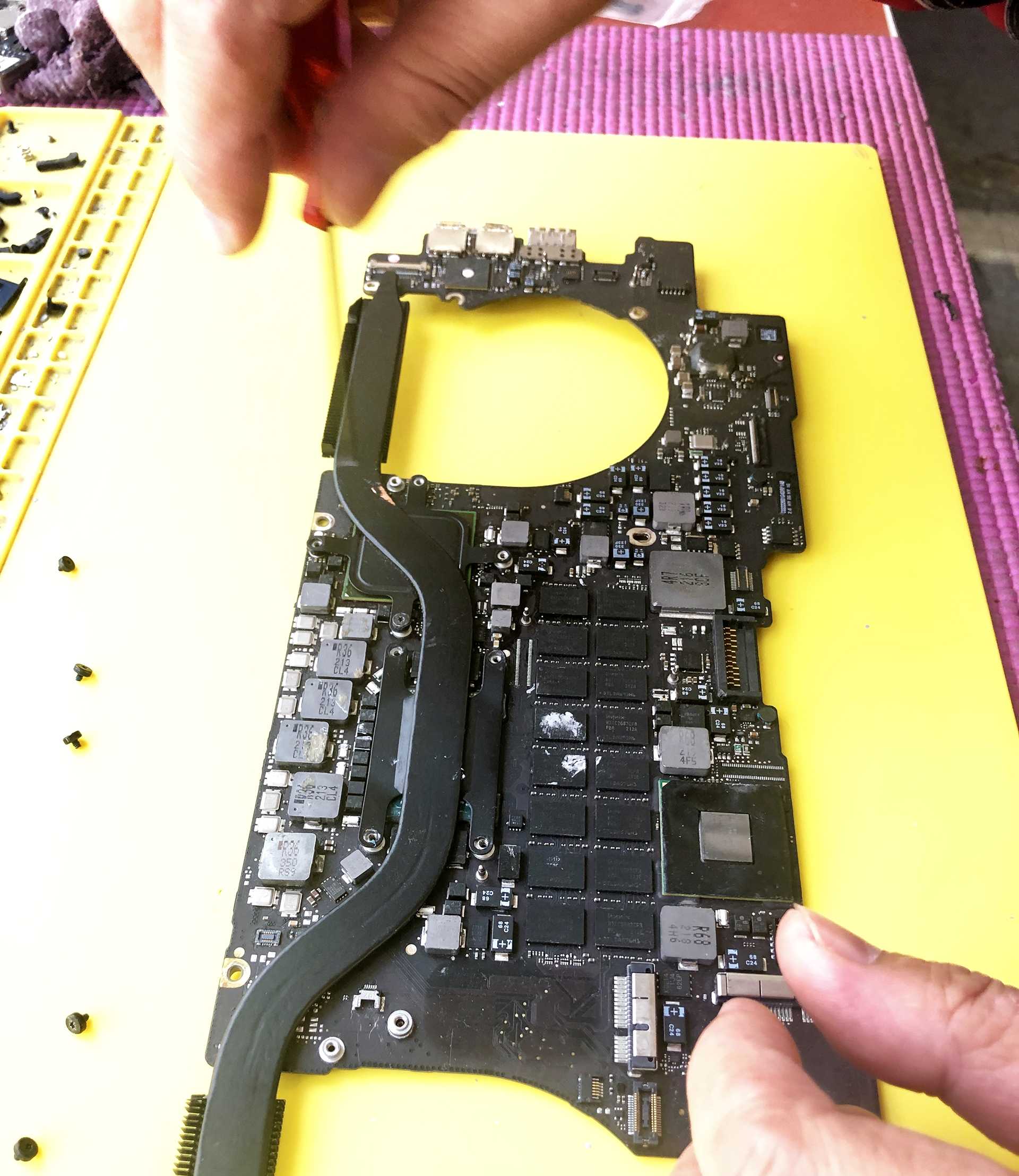 Macbook Cleaning Service Dr. Macbook Thailand