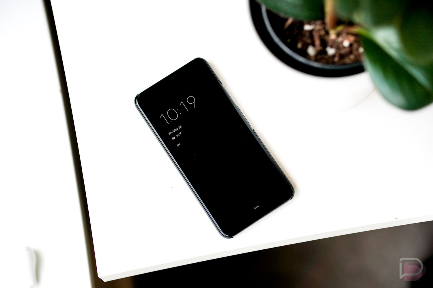 Android 12's Big Lock Screen Clock is My Favorite New Thing