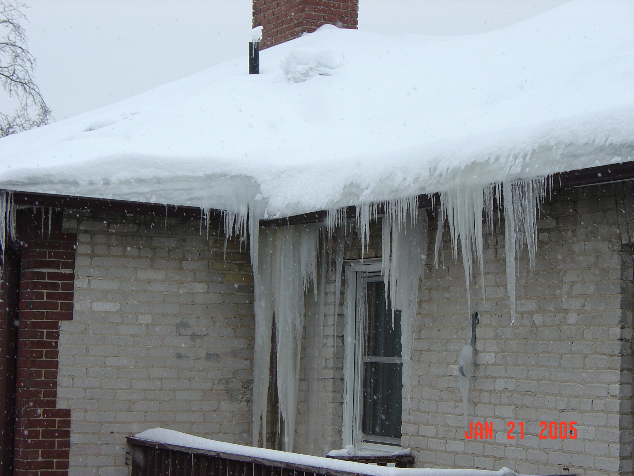 Winnipeg ice dam Dr. Roof Winnipeg Manitoba Canada