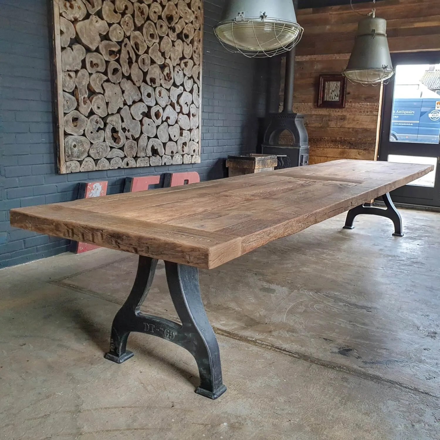Industrial design table cast iron base 7cm reclaimed oak top DT69