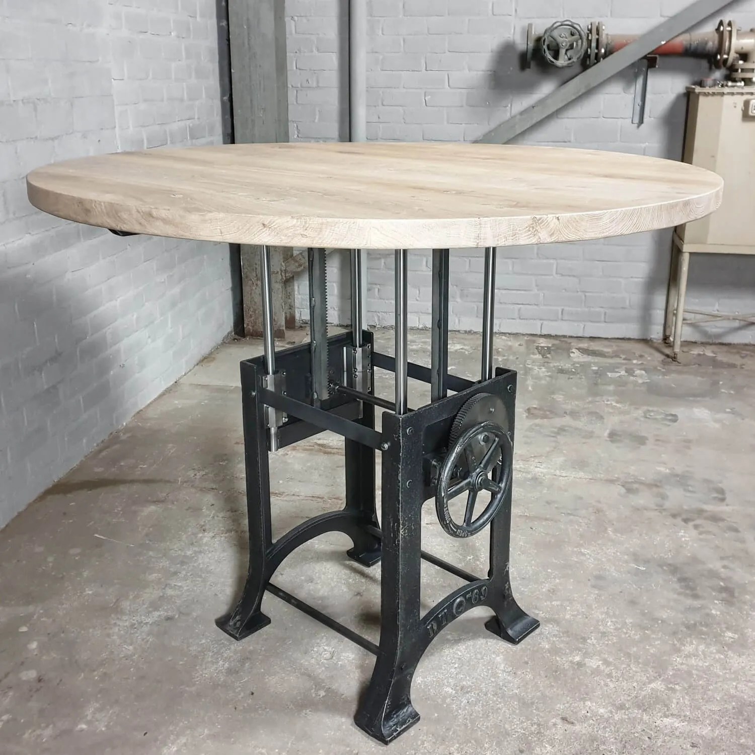 Round industrial dining table height adjustable DT34