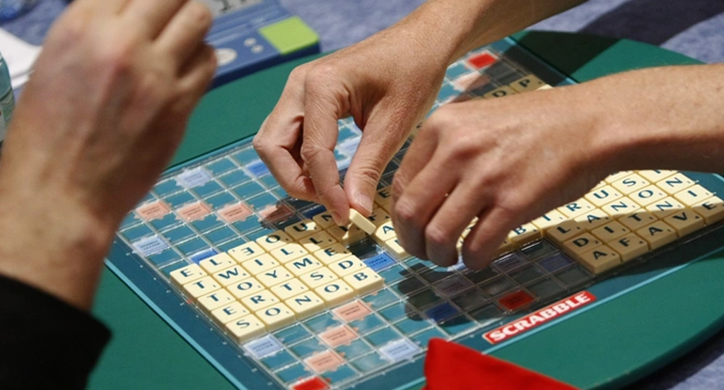 5 Board Games You Can Play With Your Friends Dude Shopping