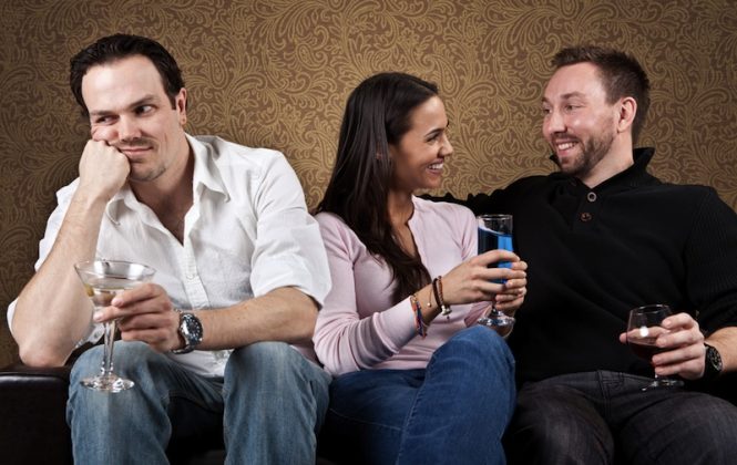 How to Deal With a Jealous Friend (7 Things You Desperately Need to Know)