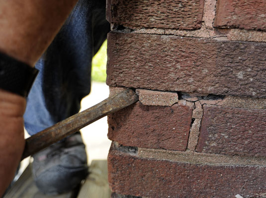 How to Patch Mortar on Brick Walls - dummies