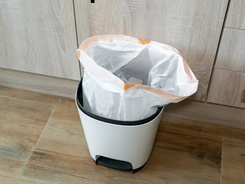 How To Stop Garbage Bin Bag Falling Into Bin? Best Solutions