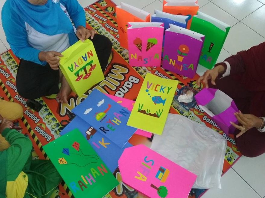 Membuat Tas Karya Anak Dari Kertas Pembungkus HVS, Kado