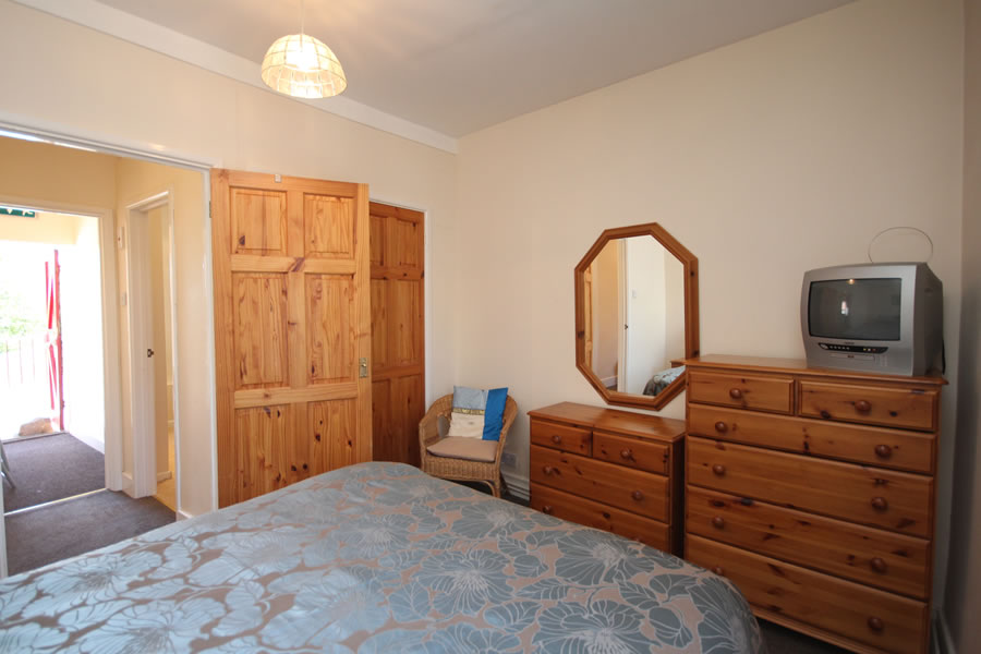 Robins Nest Dunster Village