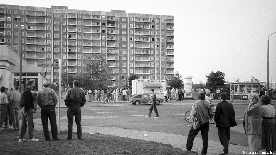 Lichtenhagen riots continue to haunt many Germany DW 26.08.2012