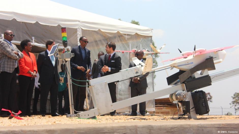 Rwanda launches drones to deliver medical supplies Africa DW 14.