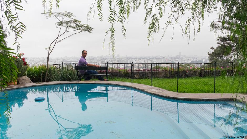 Peru Rich and poor in Lima divided by ′wall of shame′ Americas