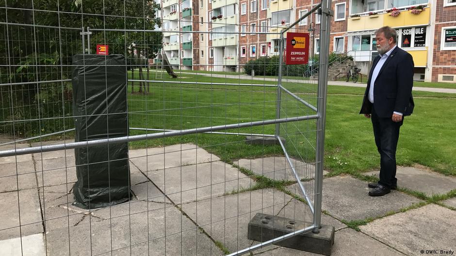 25 years after RostockLichtenhagen ′Don′t dwell on the past, learn from it′ News DW 22.