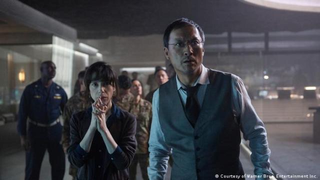 Cinema-Still from GODZILLA II: Two actors look horrified at the camera (Courtesy of Warner Bros. Entertainment Inc.)