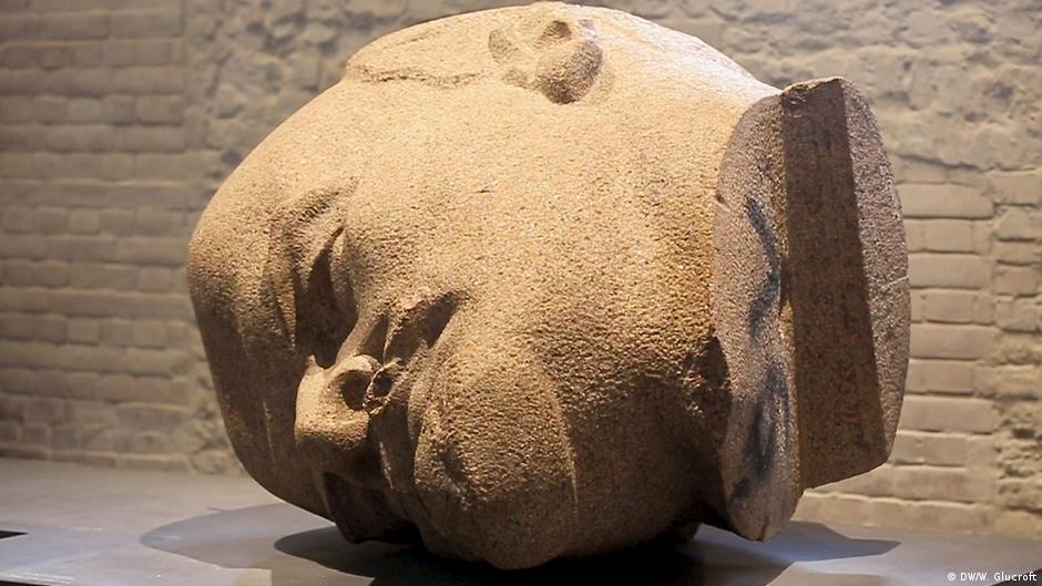 Germany′s Nazi symbols, imperial statues on display in Berlin museum