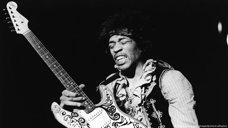 Jimi Hendrix Still a legend 50 years after his death Music DW 17