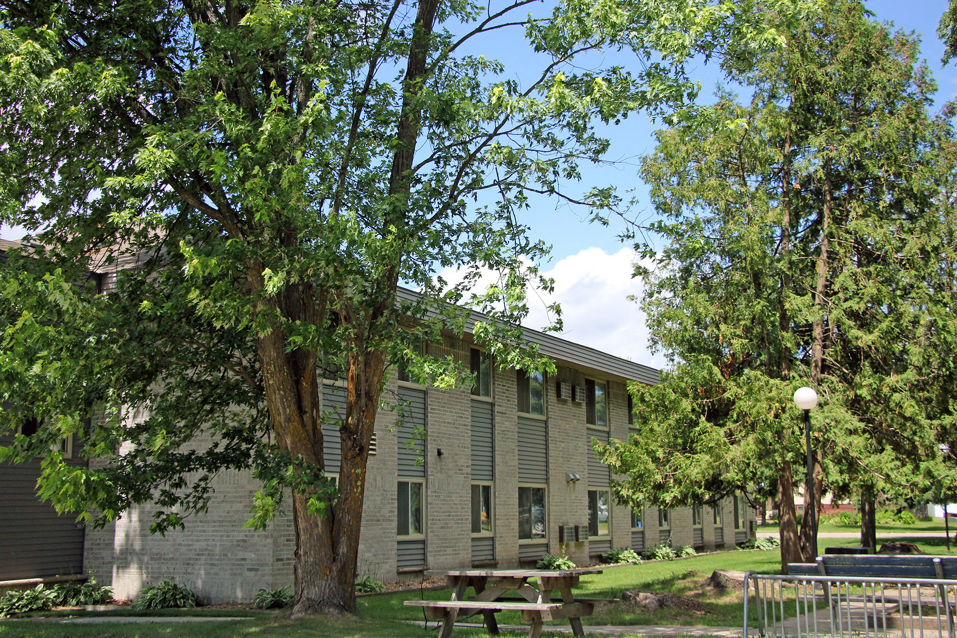 Cedar Street Apartments D.W. Jones Management, Inc.