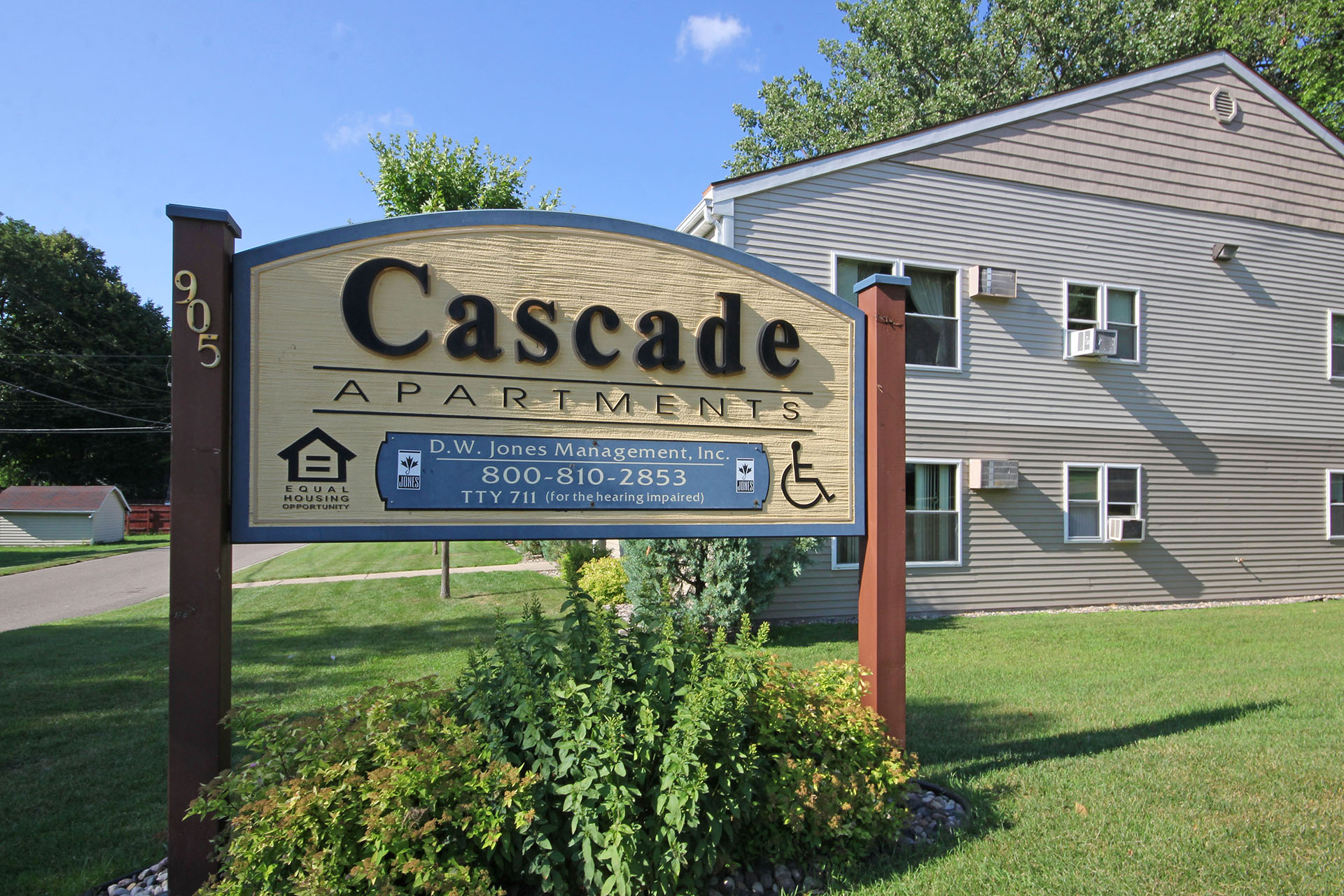 Cascade Apartments East Vernon Ave D.W. Jones Management, Inc.