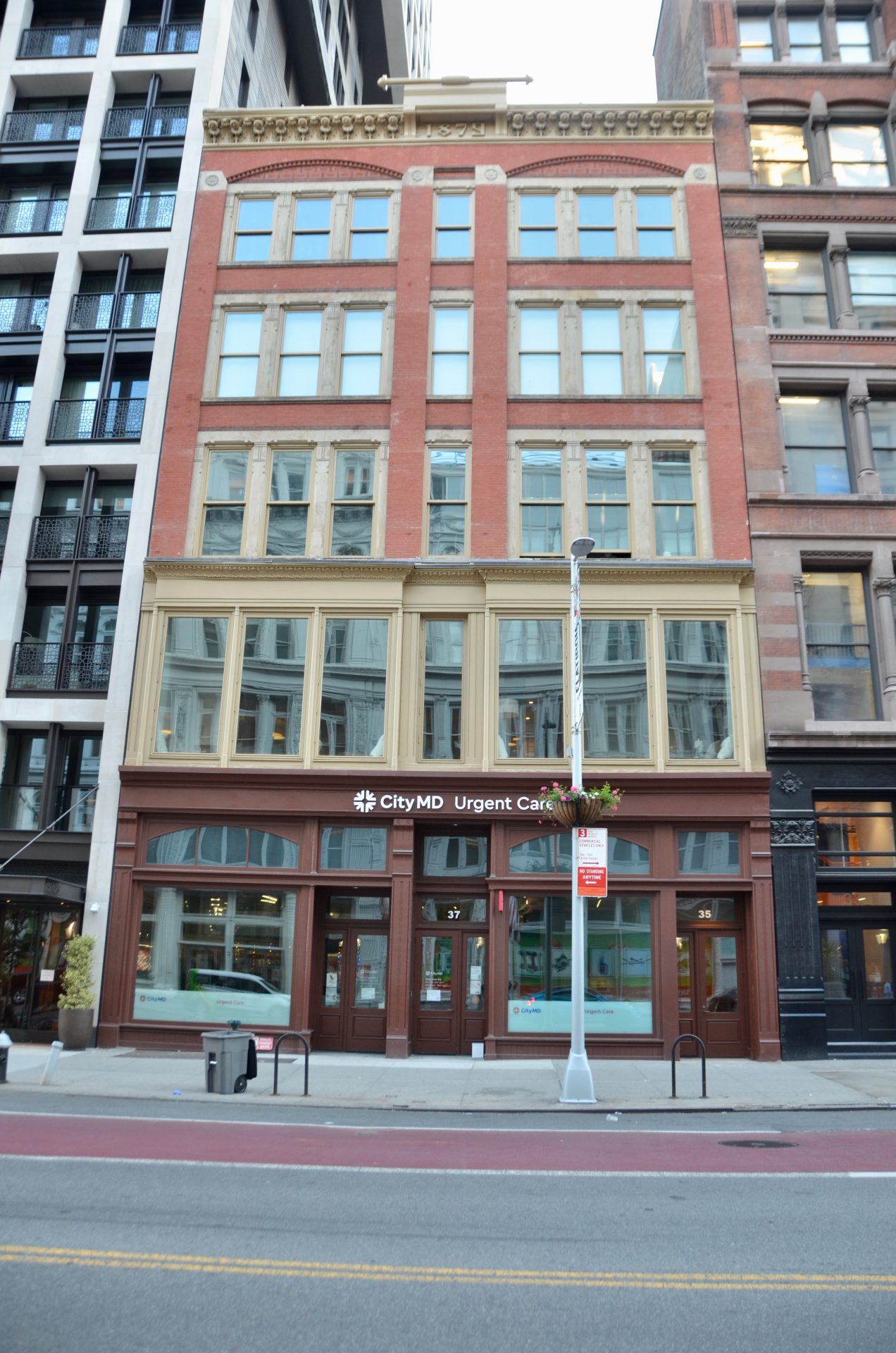 How a New York Dealer Landed the Prestigious Lucy G. Moses Award Door