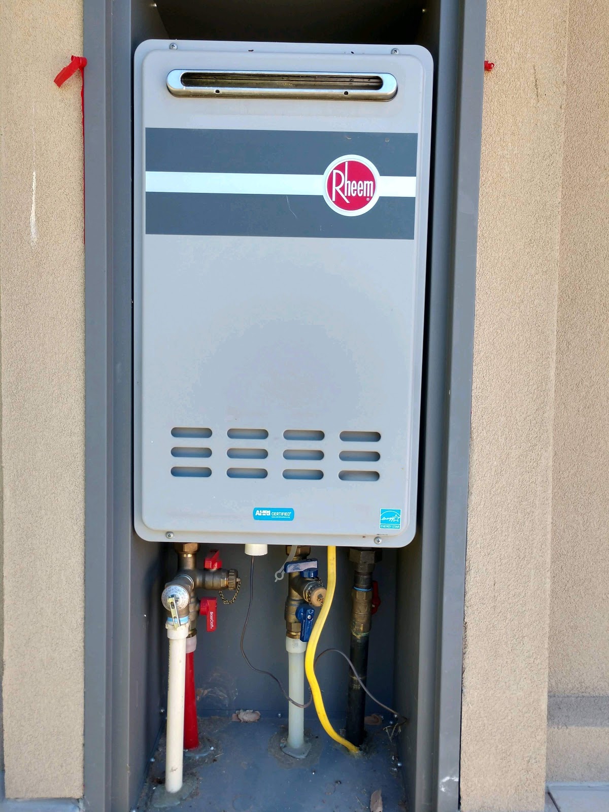 Tankless Water Heaters Dynamic Drains Plumbing and Drain Experts