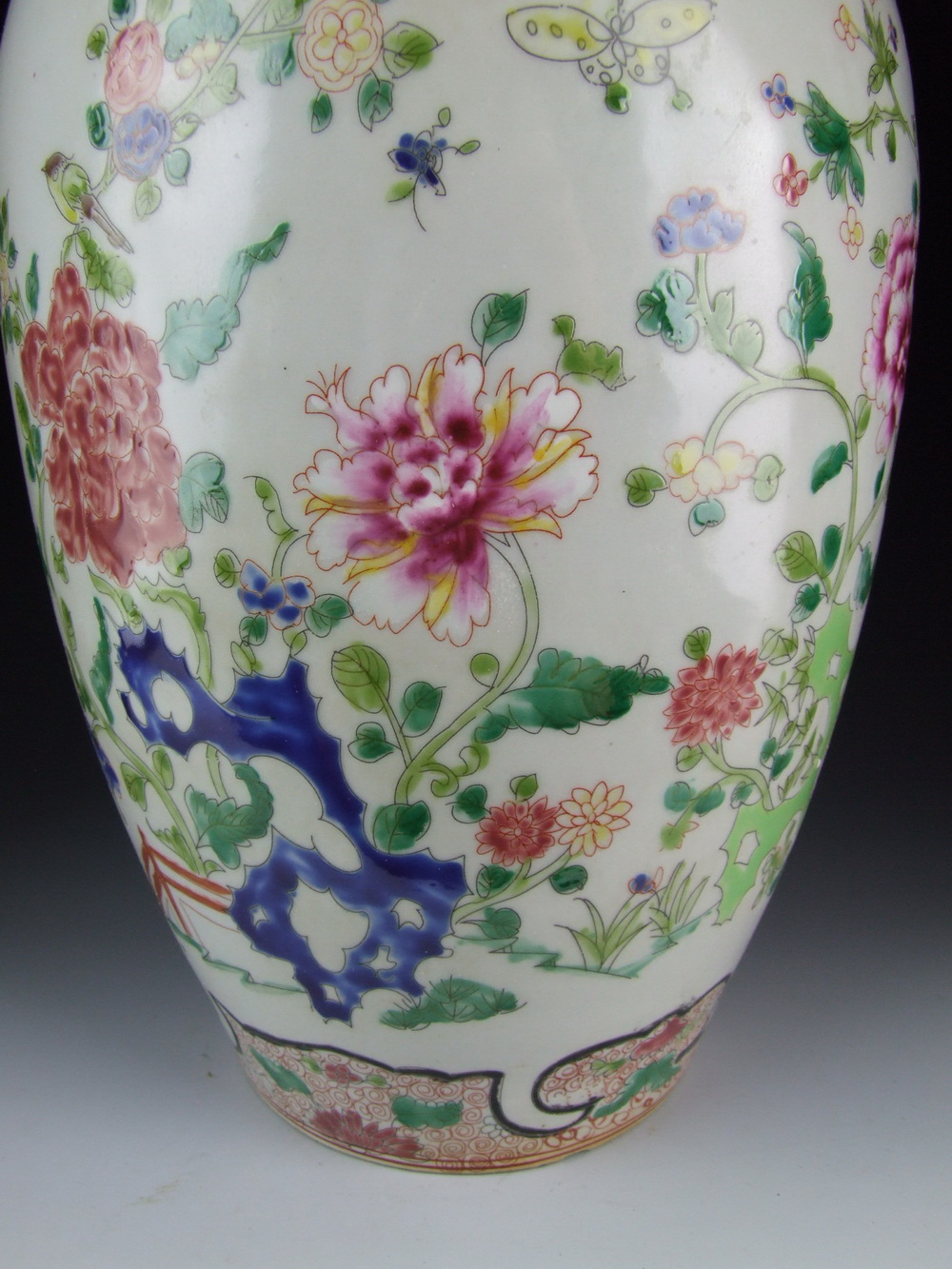 CHINESE ANTIQUE FAMILLE Rose Porcelain Vase w Flower Butterfly 248.61