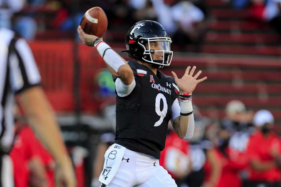 Desmond Ridder 2021 Nfl Draft Cincinnati Qb Desmond Ridder Can Boost