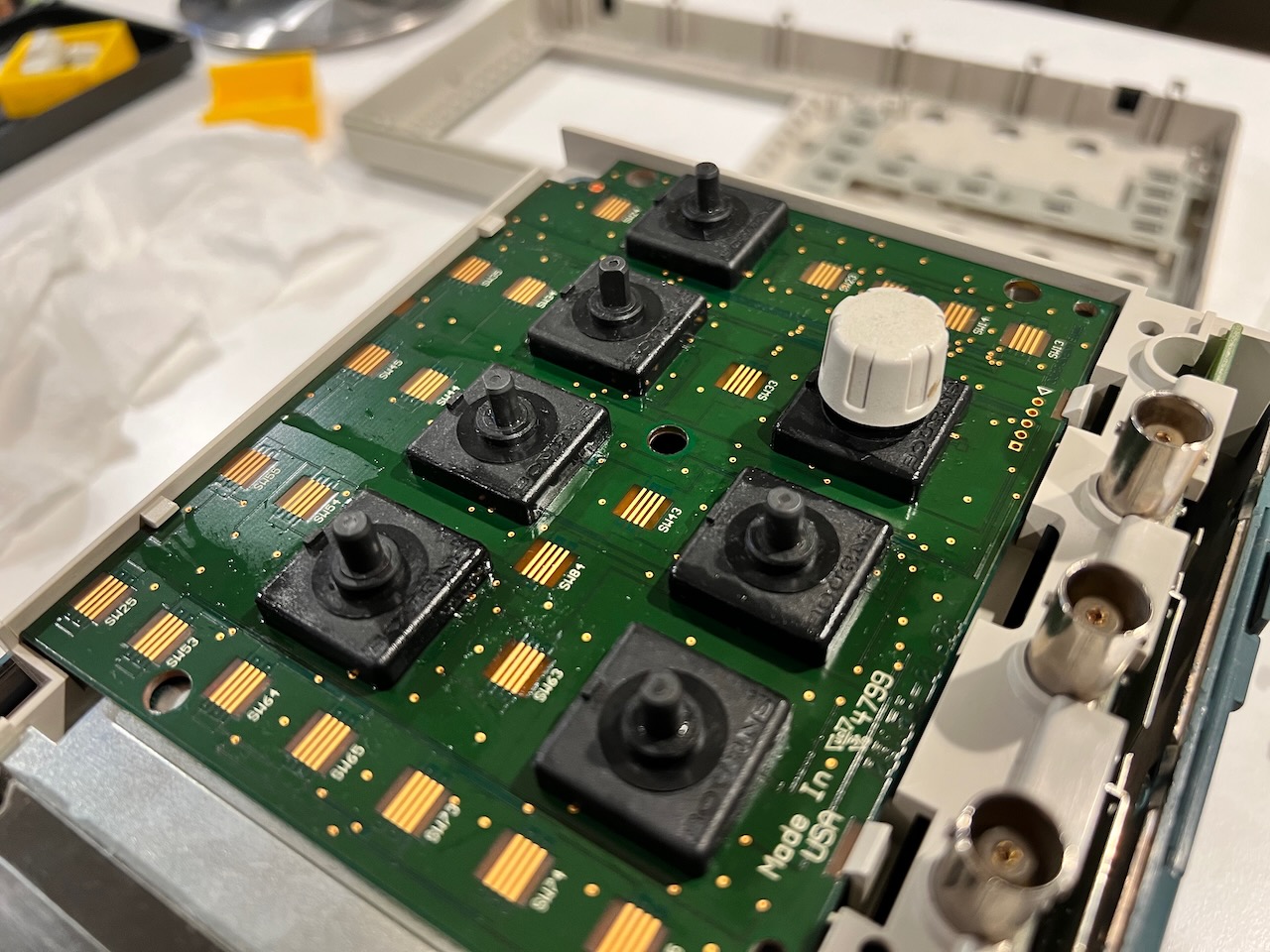 TDS220 Oscilloscope Refurbishment Rotary Encoders & Backlight Chris
