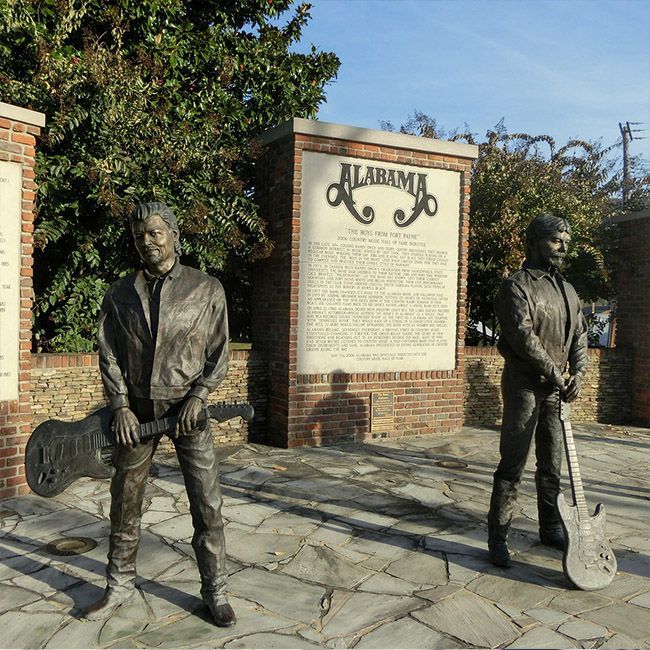 Alabama band statues Fort Payne