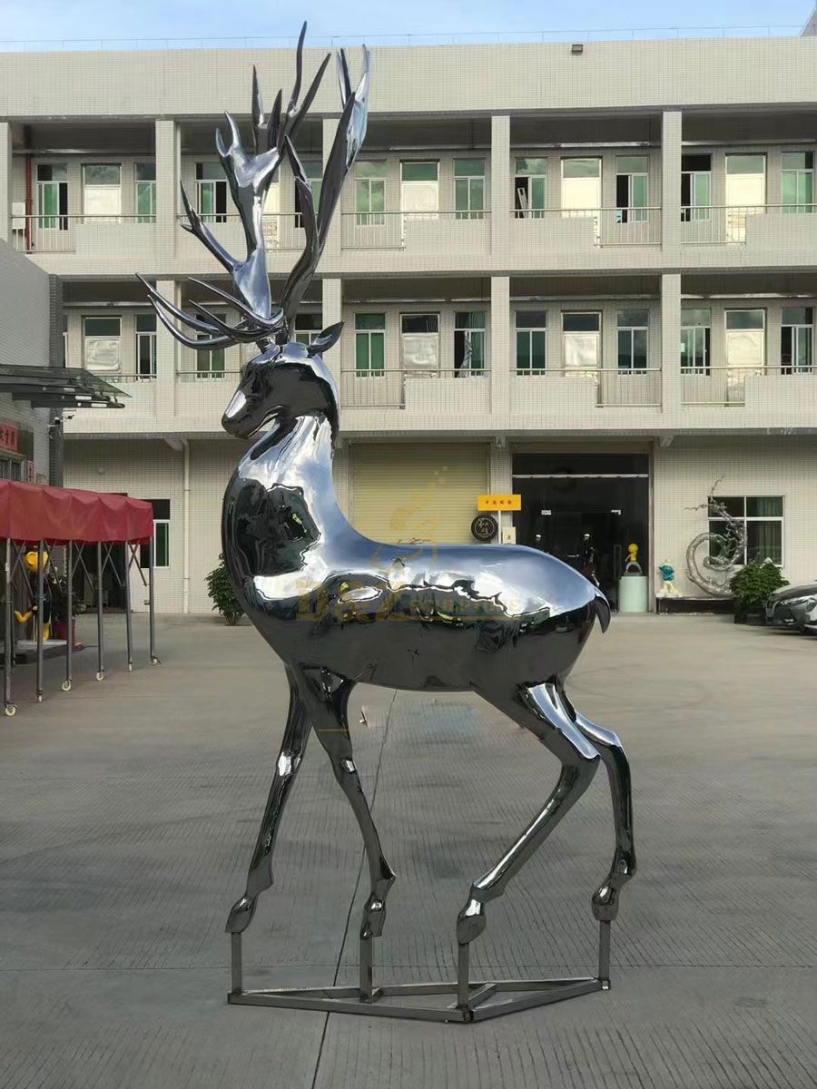 Modern large silver outdoor deer statues for yard for sale