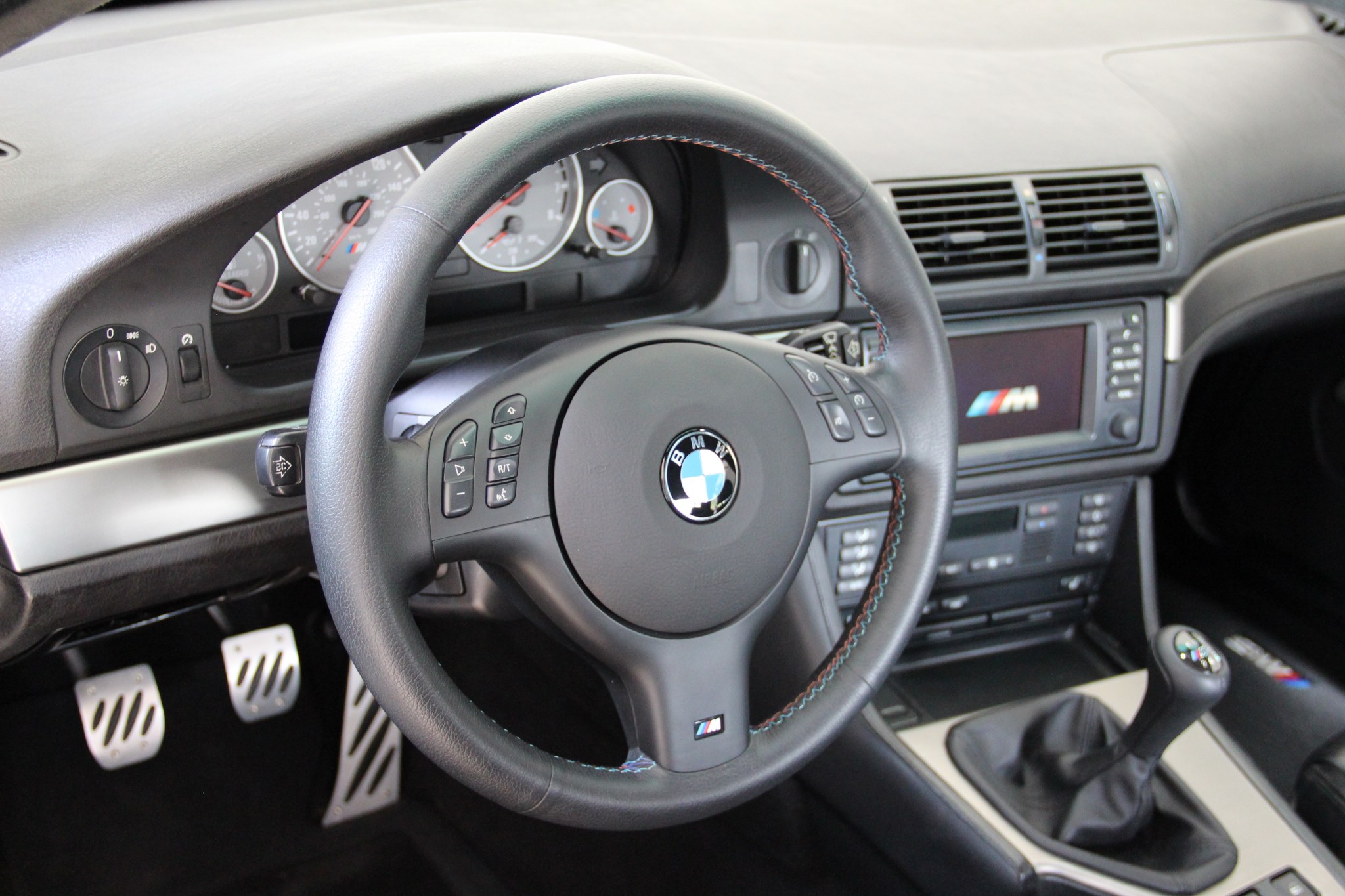 BMW E39 Facelift Steering Wheel Upgrade