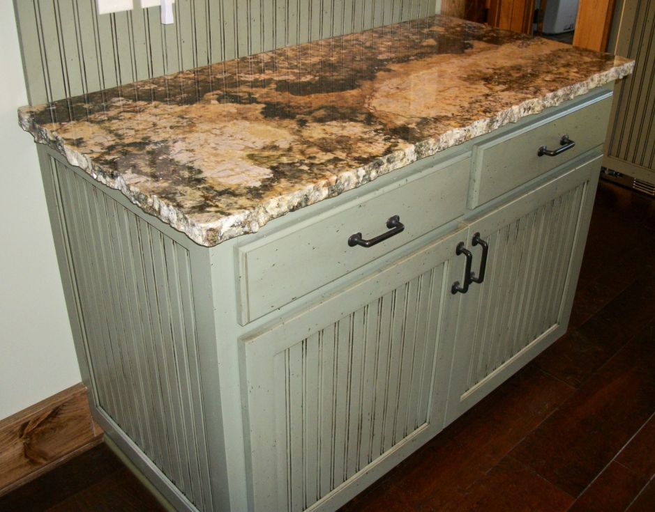 Hutch With Chiseled Edge Granite Eagle