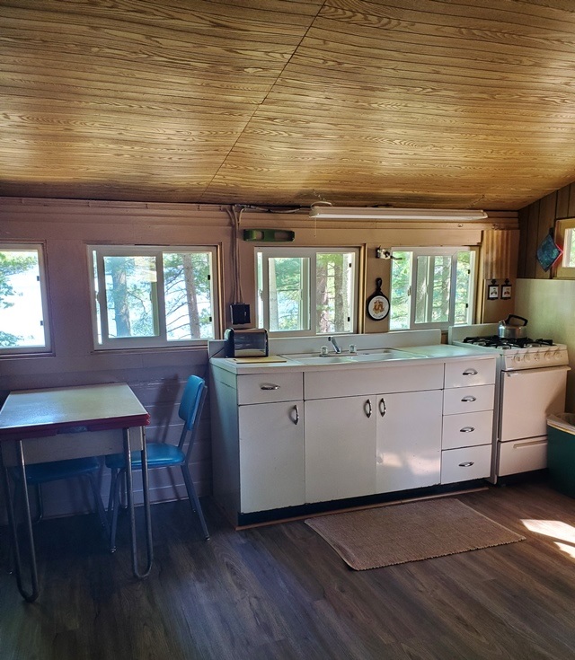 Eagle Lake Lodge Resort Fifty Lakes, MN Cabin 3 Inside Views