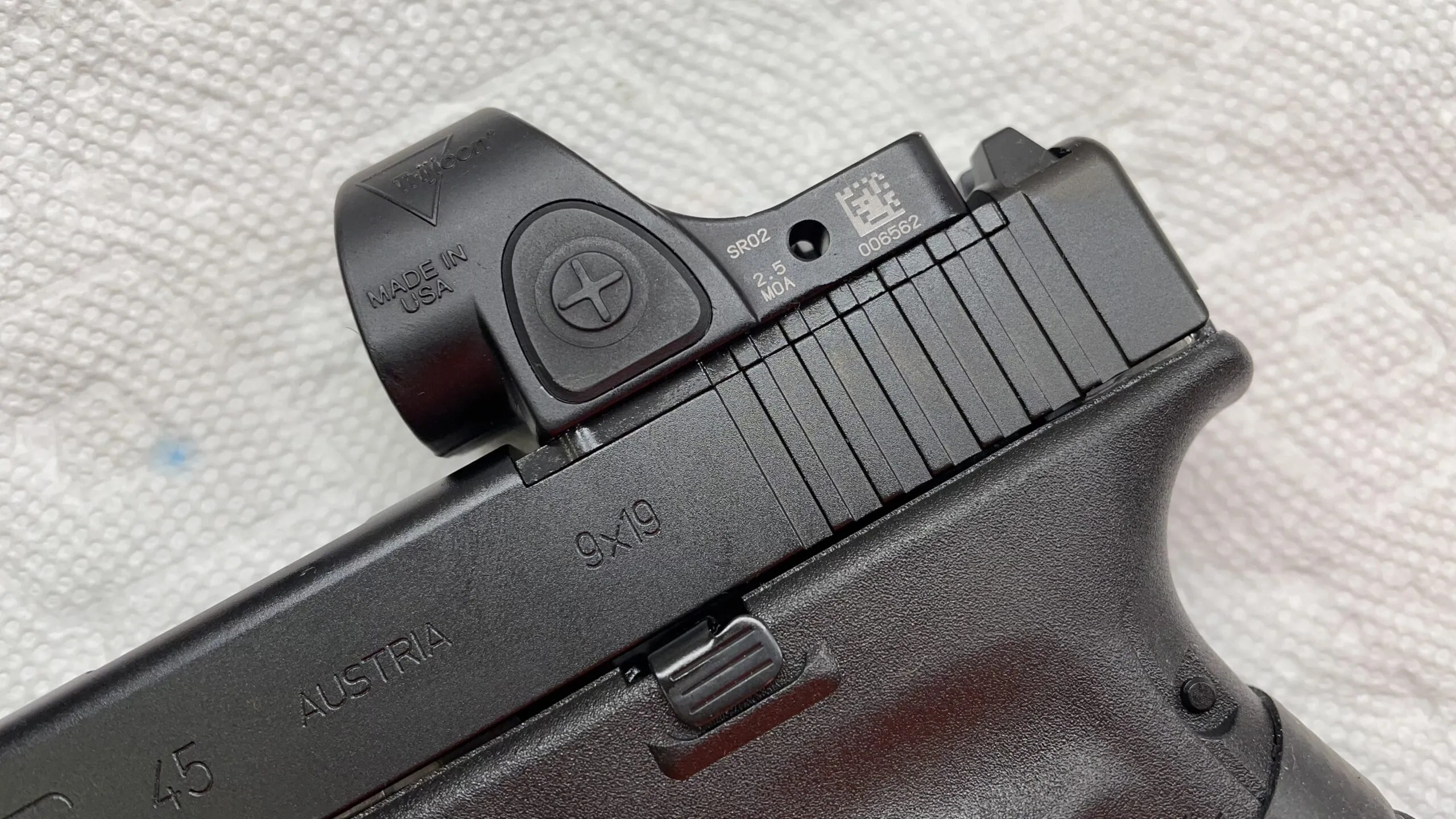 Installing Trijicon SRO on a Glock 45 MOS Learn. Adapt. Do.